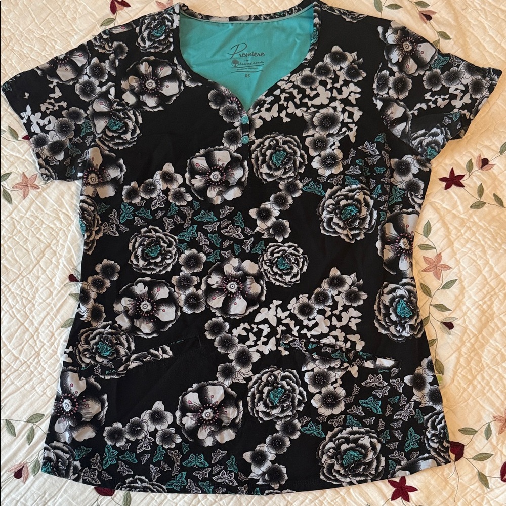 Healing Hands Black and White Floral Top